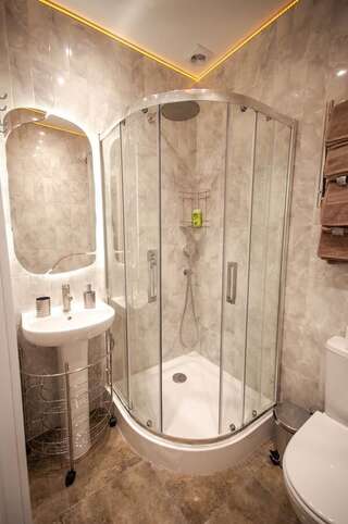 Отель Kyiv Panorama Apartments near Gulliver Киев Трехместный номер-5